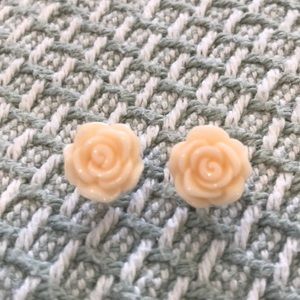 Rose stud earrings